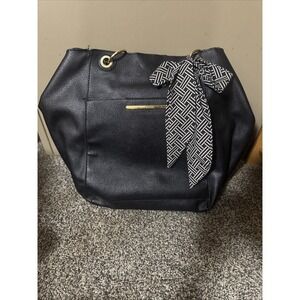 Steve Madden Large Tote Hangbag Purse With Gold Hardware And Bow